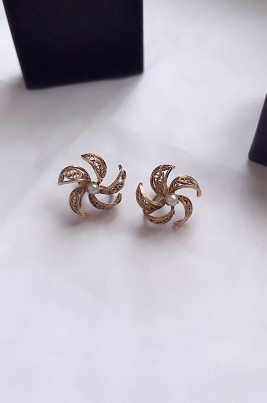 Boucles d’oreilles années 50 Gorman Corporation.