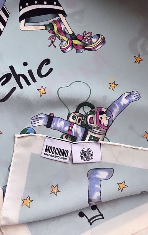 Foulard Moschino