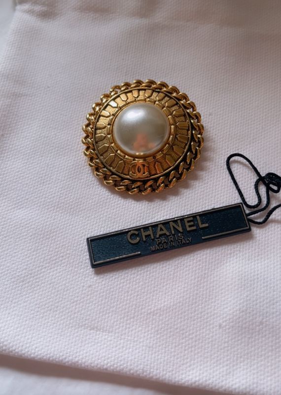 Broche Chanel