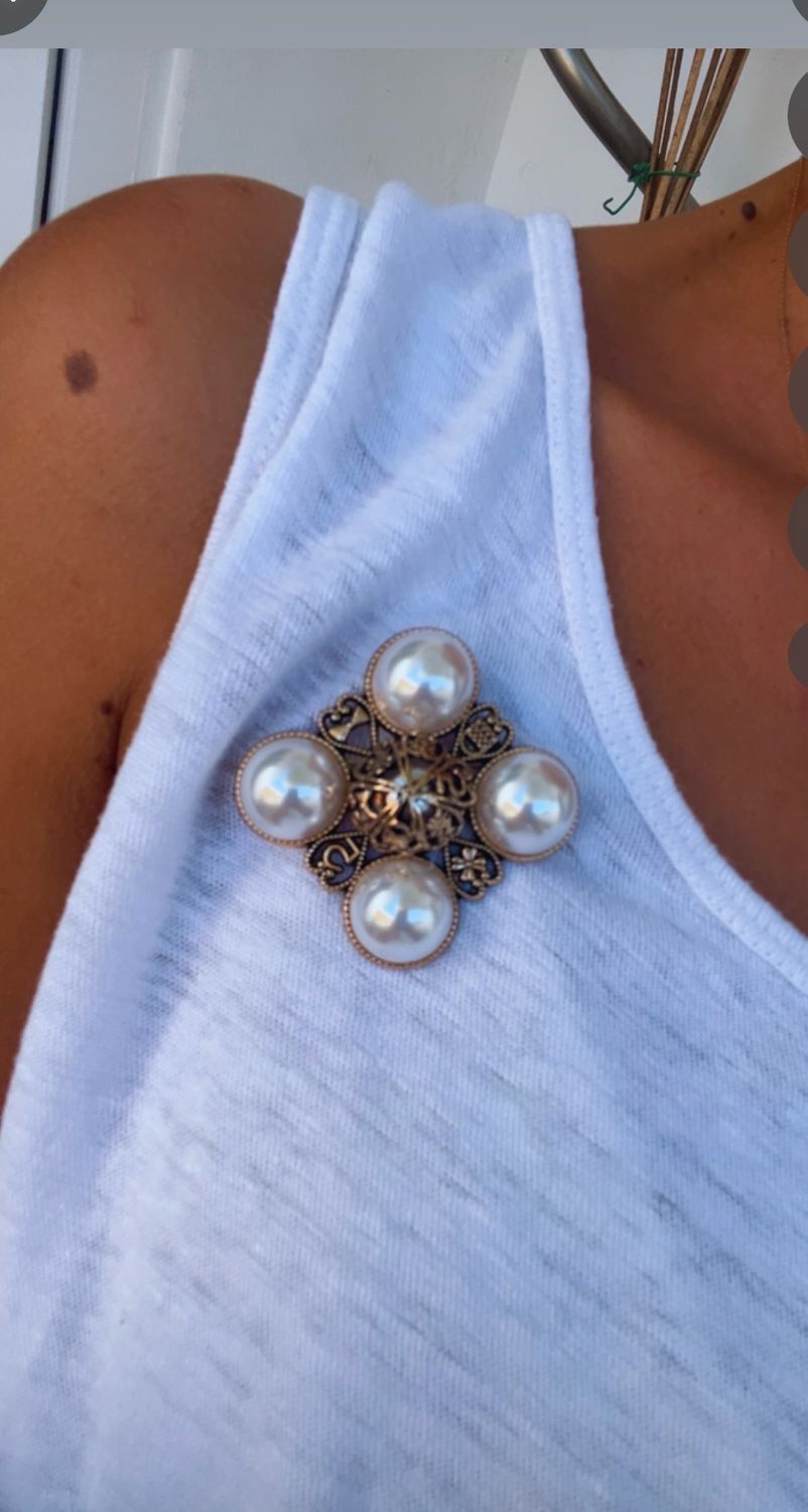 Broche esprit Chanel