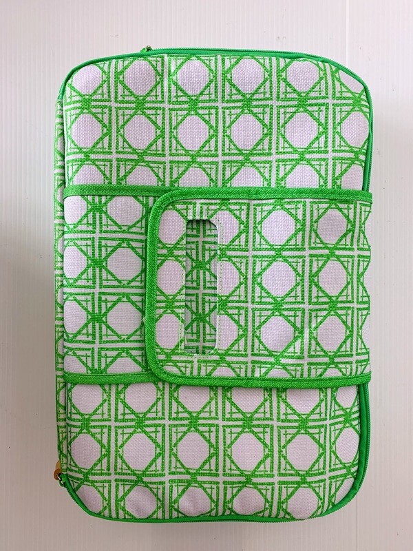 Covered Dish Carrier (Green)