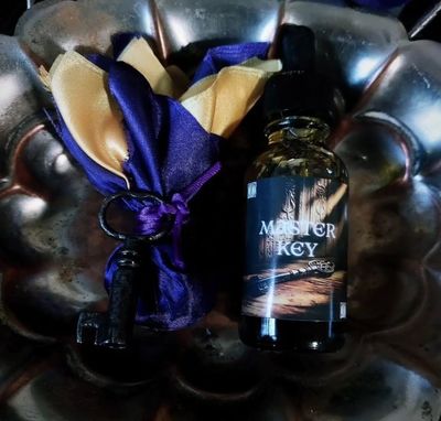 Master Key Mojo Hand + Oil Set