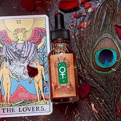Venus Oil - Opulence, Love, Desire, Gain