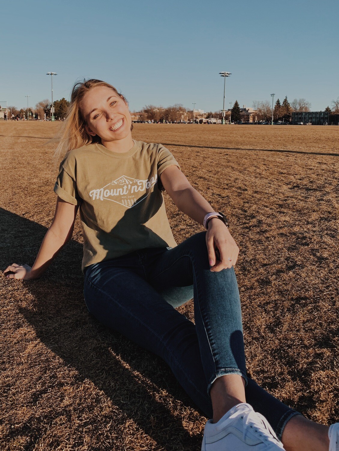 *MEDIUM* Mount&#39;nTops Flagship Tee | Khaki