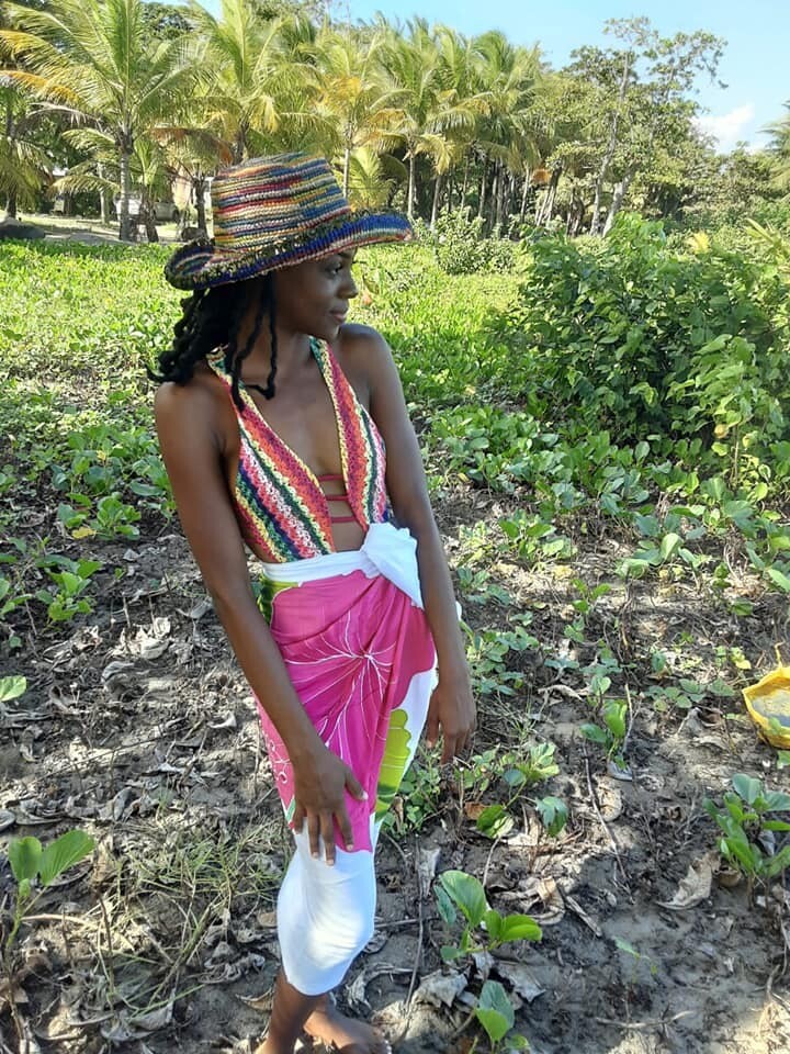 ENSEMBLE (Paréo +chapeau)