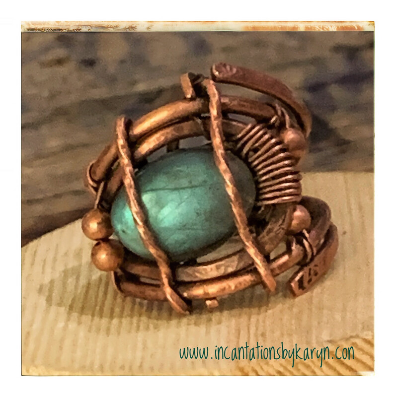 Heady Laborodite Unisex Ring