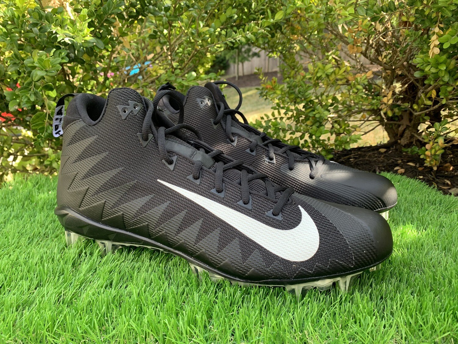 black nike size 15