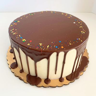 10&quot; Ganache Drip Cake (Serves 30-42)