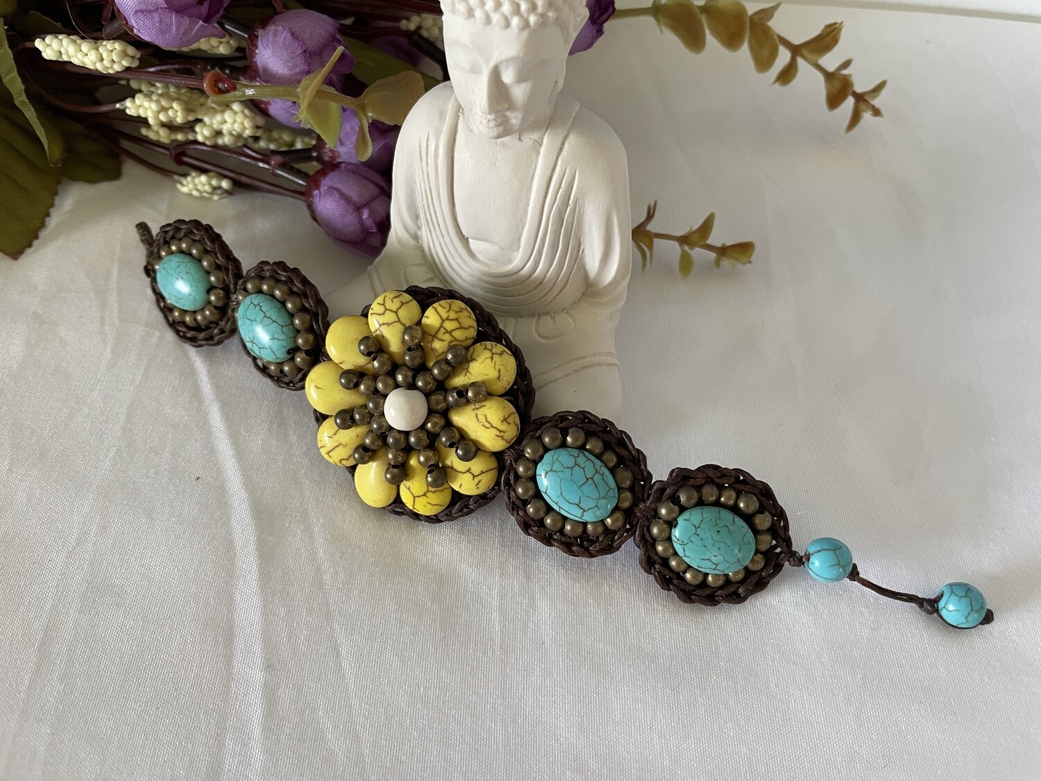 Howlite and Macrame Bracelet