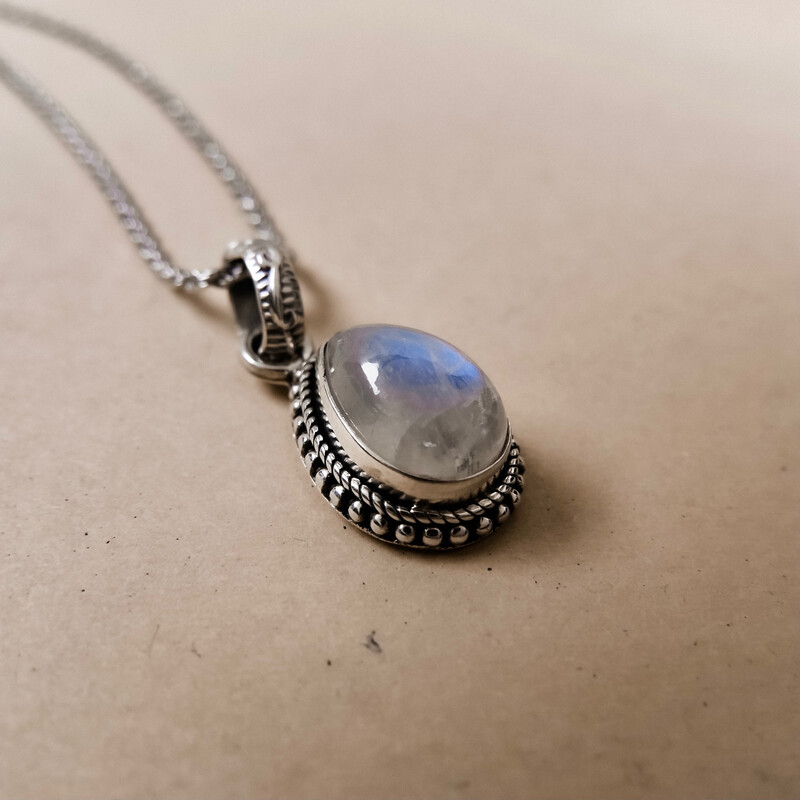 RAINBOW MOONSTONE Giad
