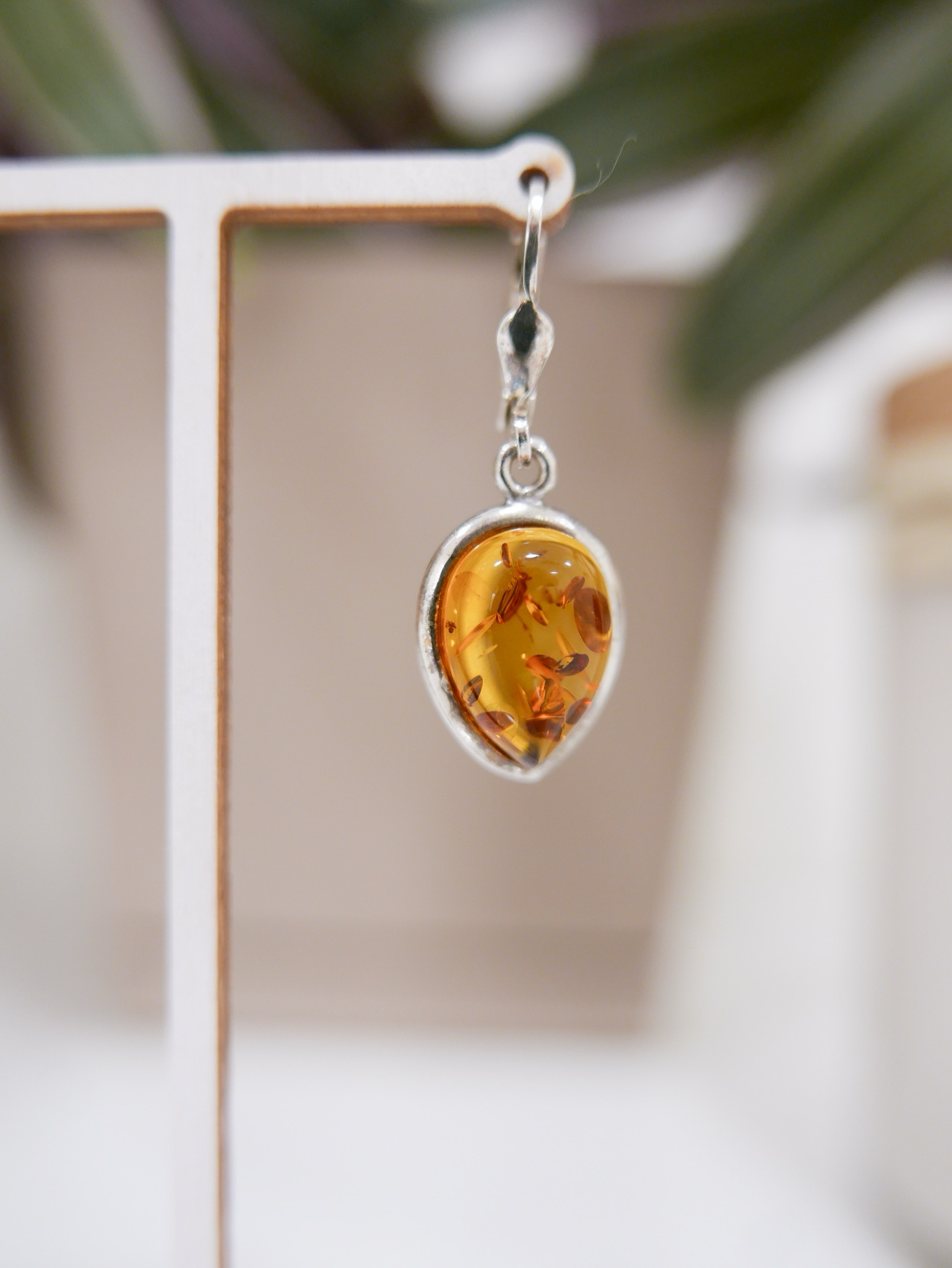 AMBER DROP 