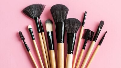 Make-Up Brushes and Tools