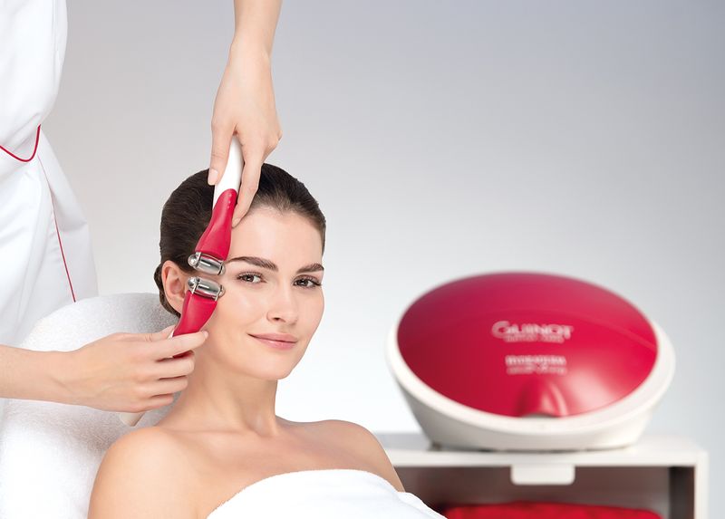 MICRODERM &amp; HYDRADERMIE LIFT TREATMENT - 4 TREATMENTS PACKAGE