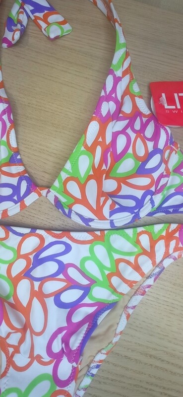 Bikini White petals colours