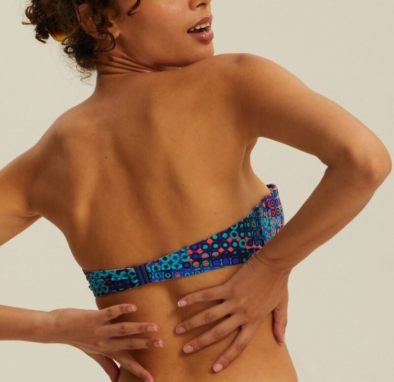 Bikini Cherry Beach 25900