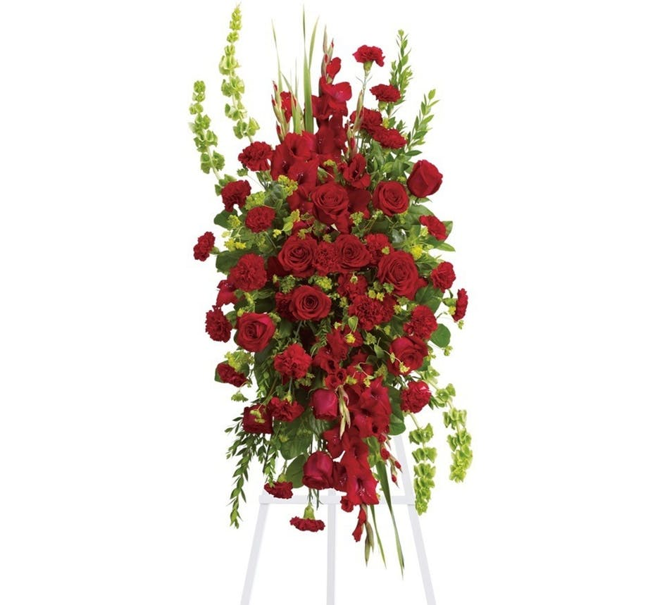 Palma exuberante de rosas rojas