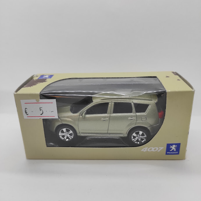 Peugeot 4007 beige