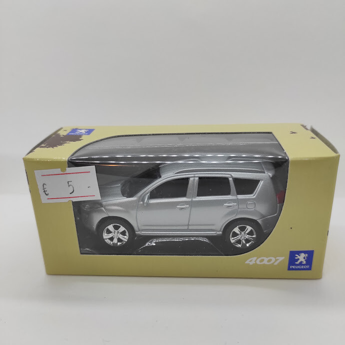 Peugeot 4007 gris