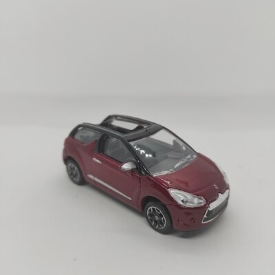 DS DS3 2012 Cabrio rouge
