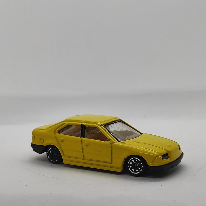 Made in china Voiture jaune Made in china Voiture jaune