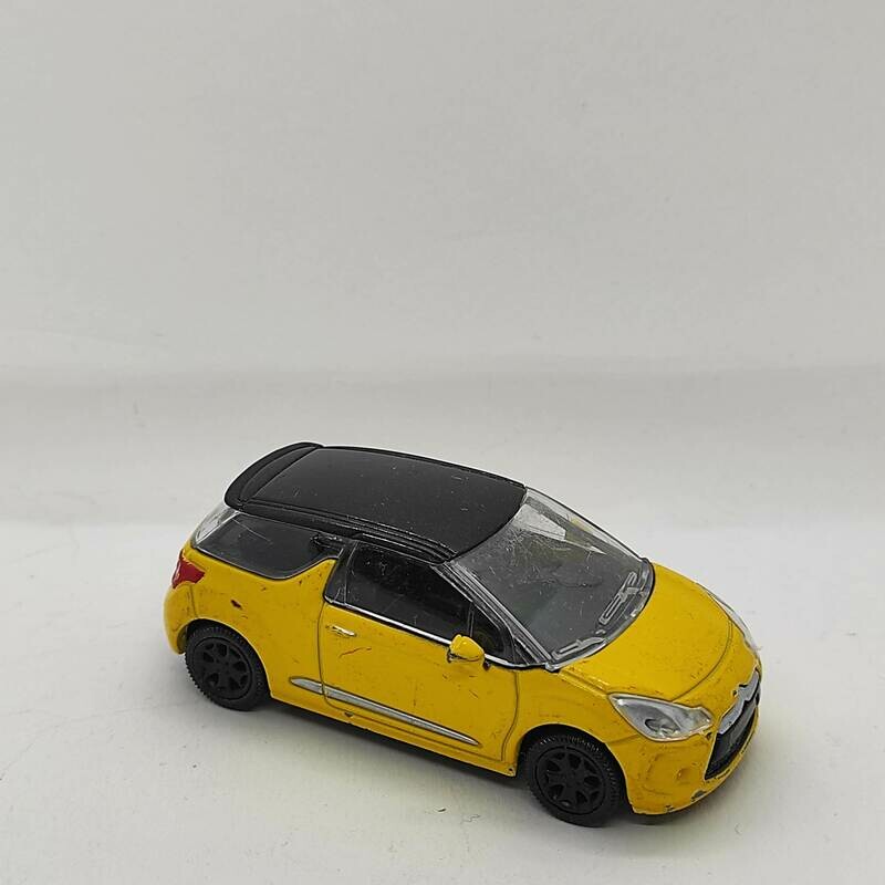 DS DS3 Jaune et noir