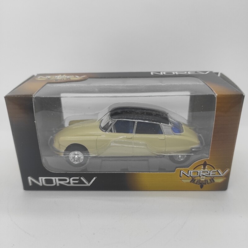 Citroen DS19 Beige