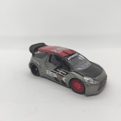 DS DS3 WRC Tuning grise et rouge