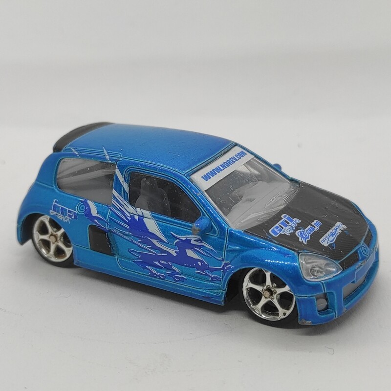 Renault Clio 2003 V6 tuning