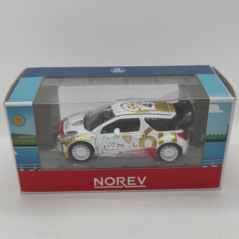 DS DS3 WRC Abu Dhabi N°4