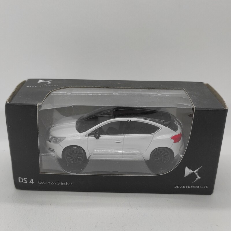 DS DS4 2015 blanche