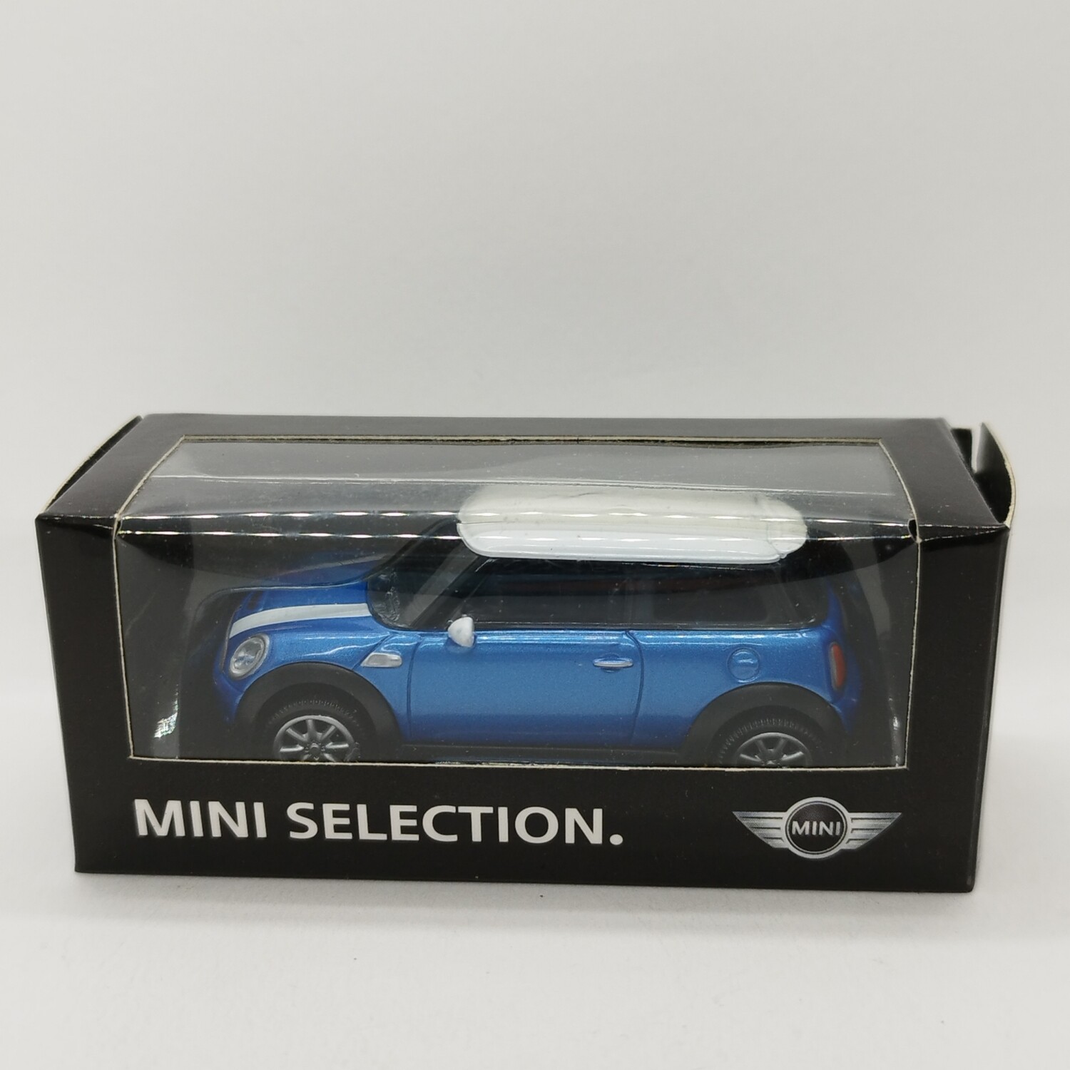 Minichamps 1:43 BMW V12 LMR #42 ALMS 2000 Müller, Lehto 80420018215