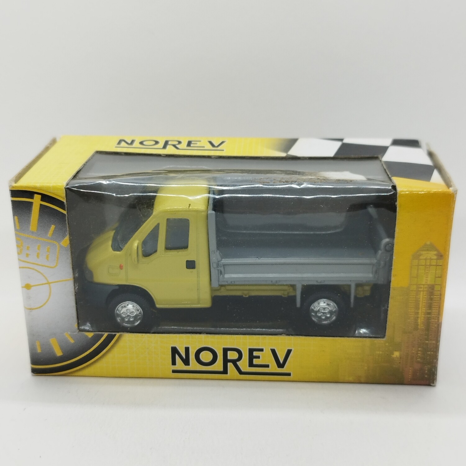 Peugeot Boxer jaune benne