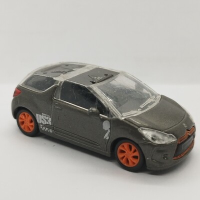 DS DS3 R gris et orange