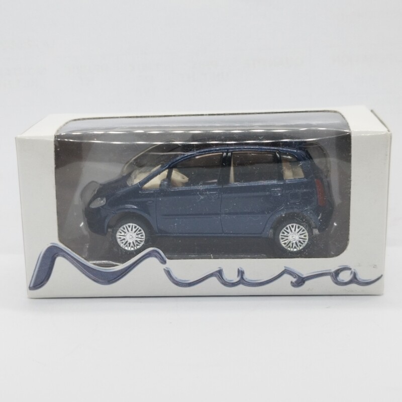 Lancia Musa bleue