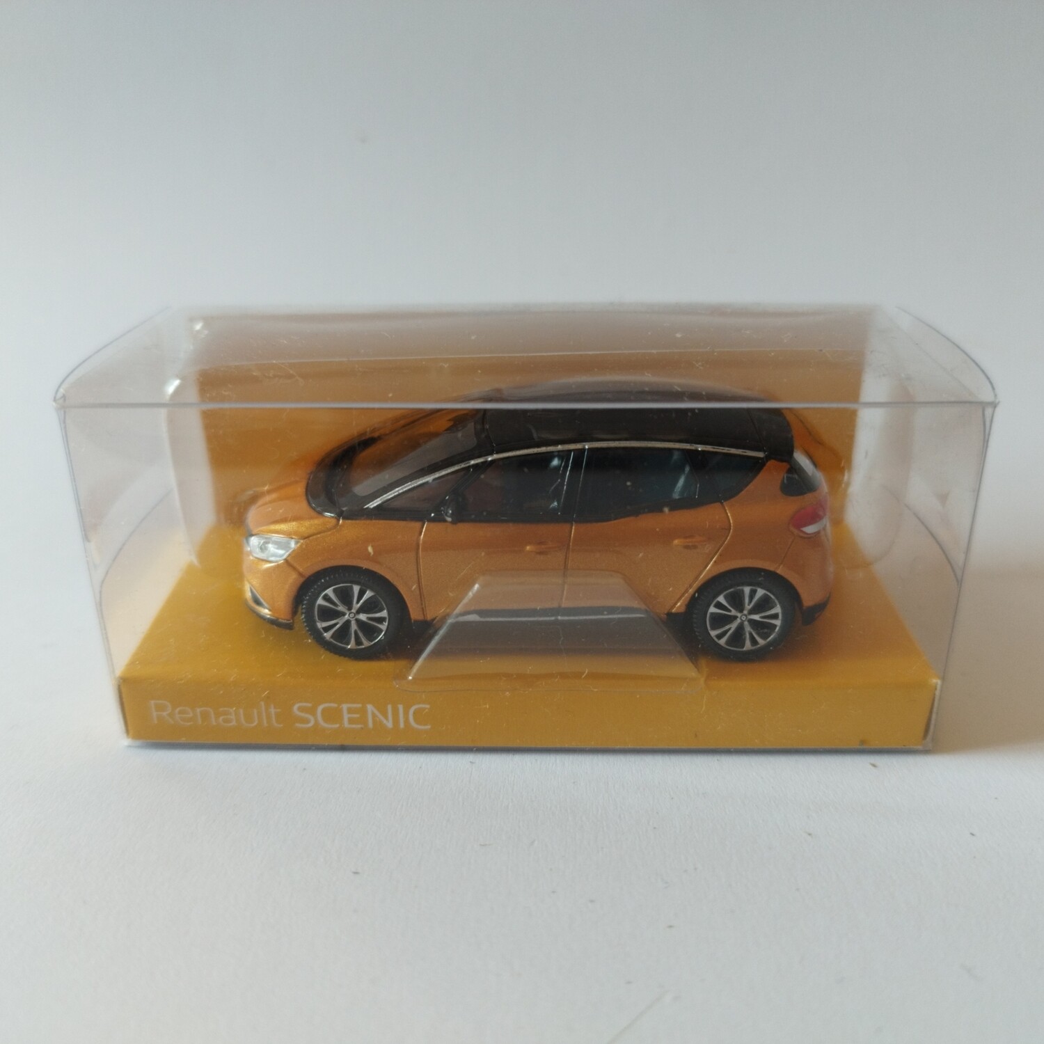 Renault Scenic 4 orange