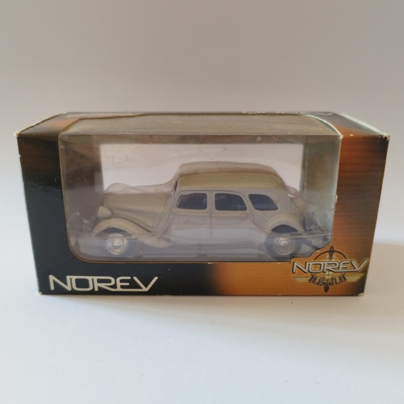 Citroen Traction beige (Ancienne boite)