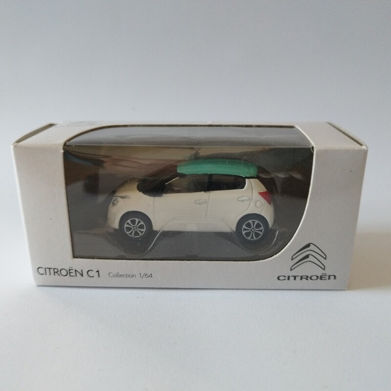 Citroen C1 2017 Blanche toit bleu Citroen C1 2017 Blanche toit bleu