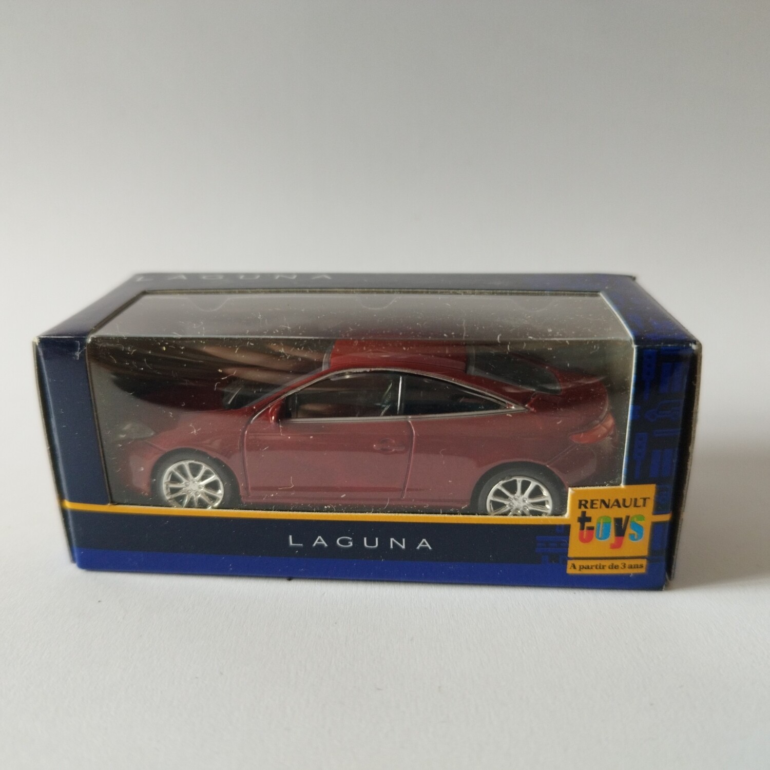 Renault Laguna 3 coupé rouge