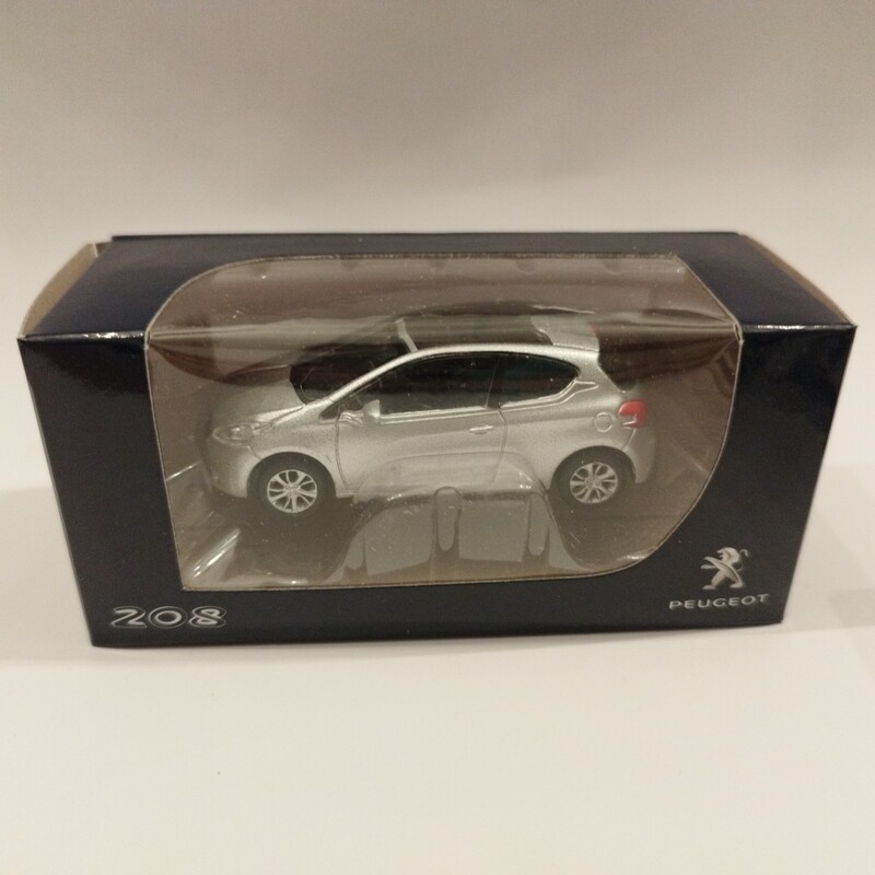 Peugeot 208 2013 3 portes Grise clair