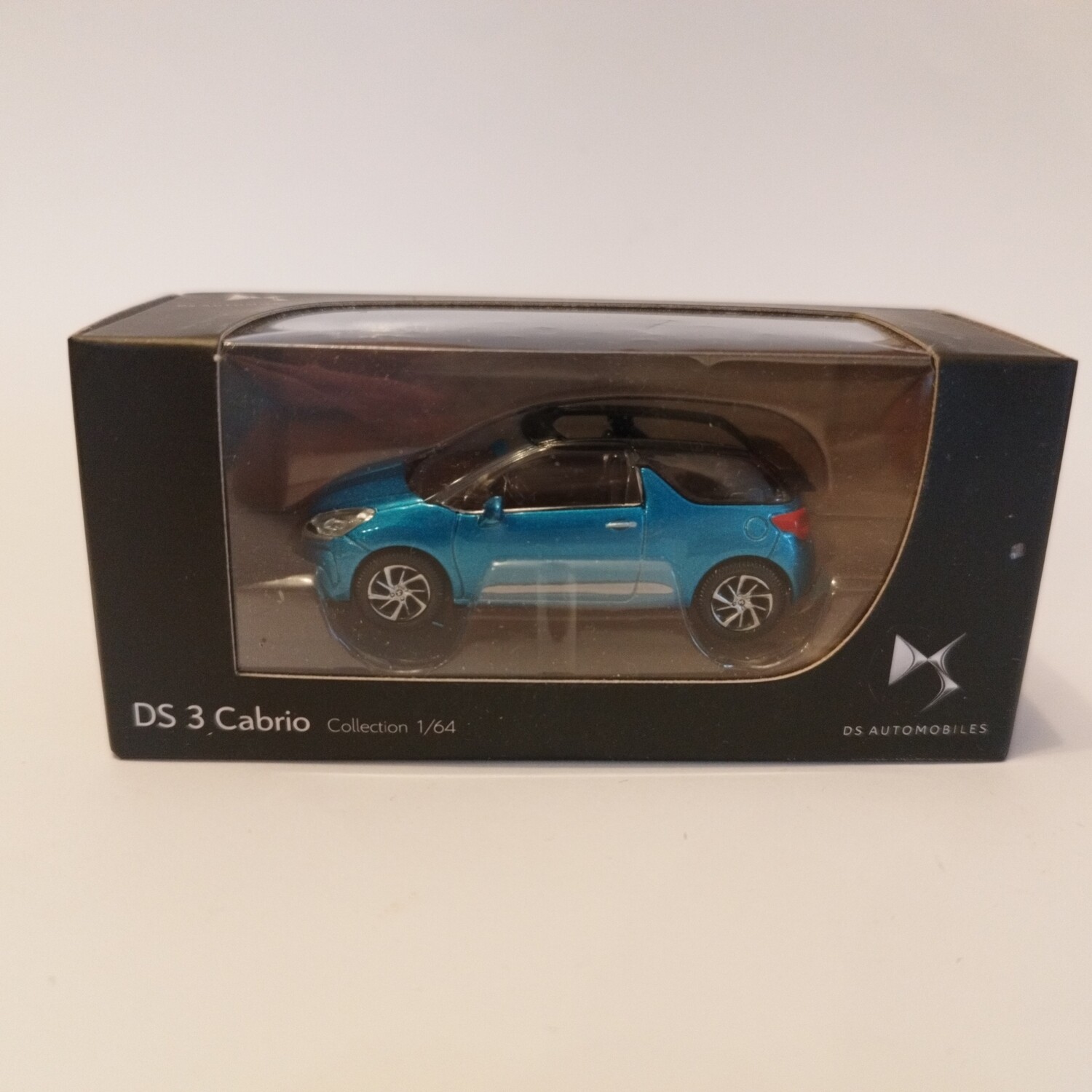 DS DS3 2016 cabrio bleue 