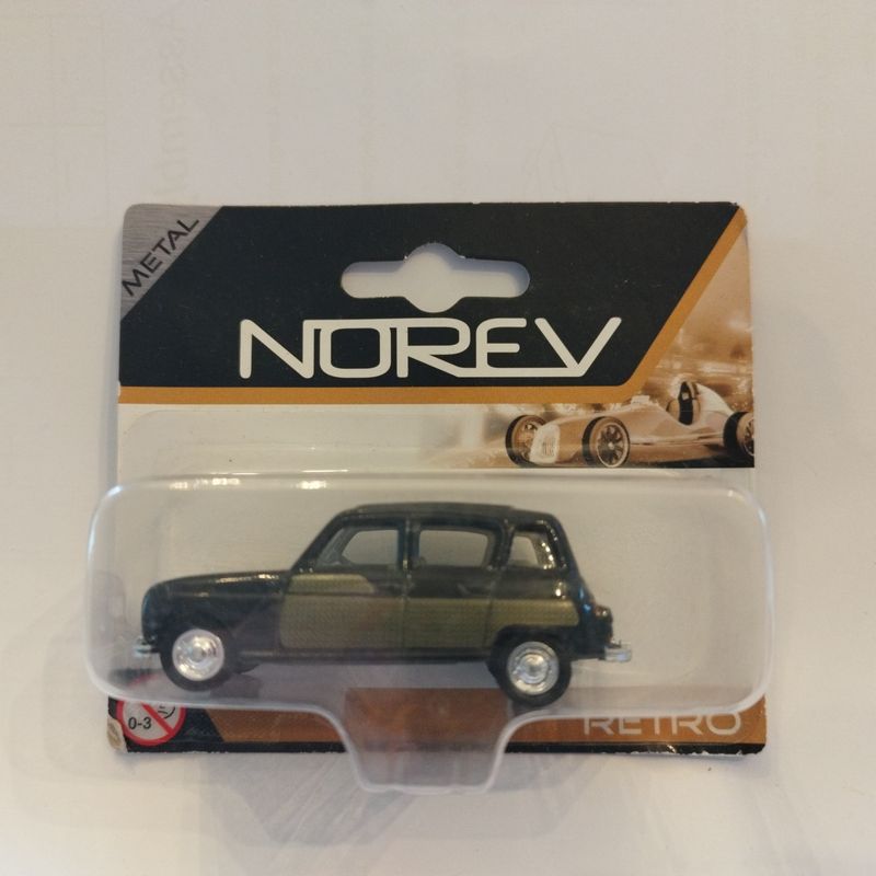 Renault 4L Parisienne noir (Blister)
