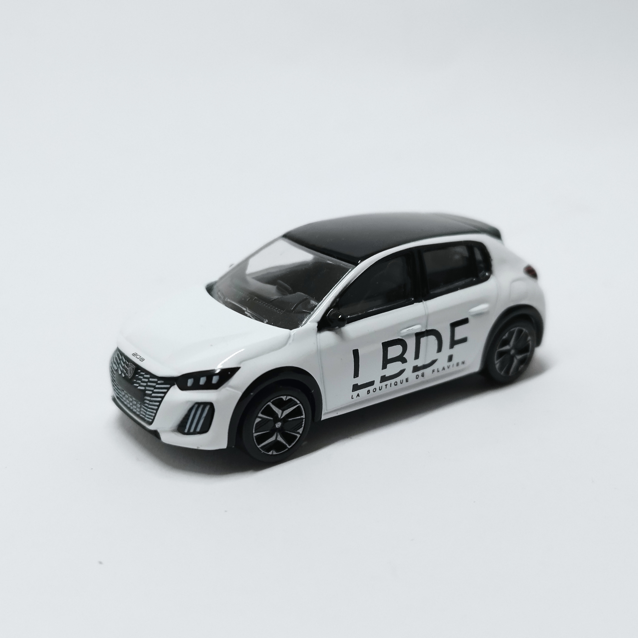 Peugeot 208 2024 Blanche LBDF