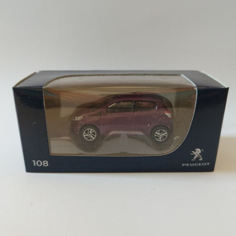 Peugeot 108 Violette 