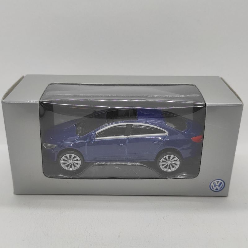 Volkswagen Passat Coupé bleu