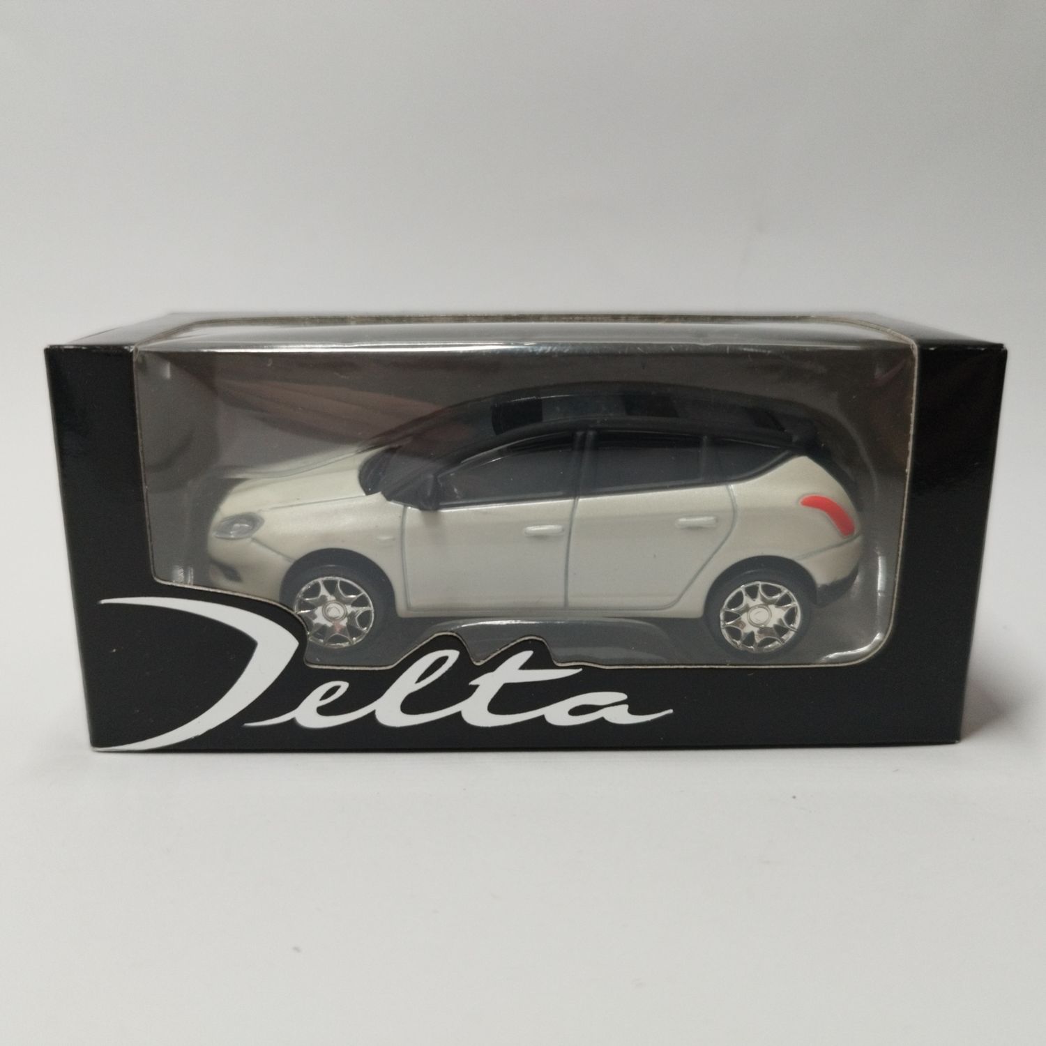 Lancia Delta blanche