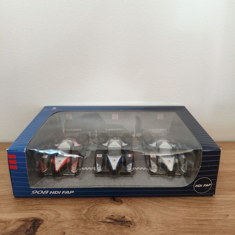Peugeot 908 HDI FAP N°7 8 9