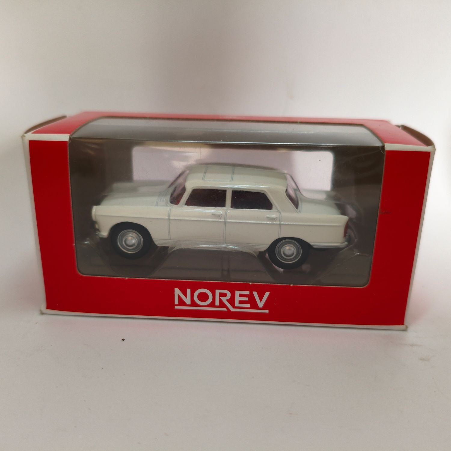 Peugeot 404 blanche PO 2020/0100 310612