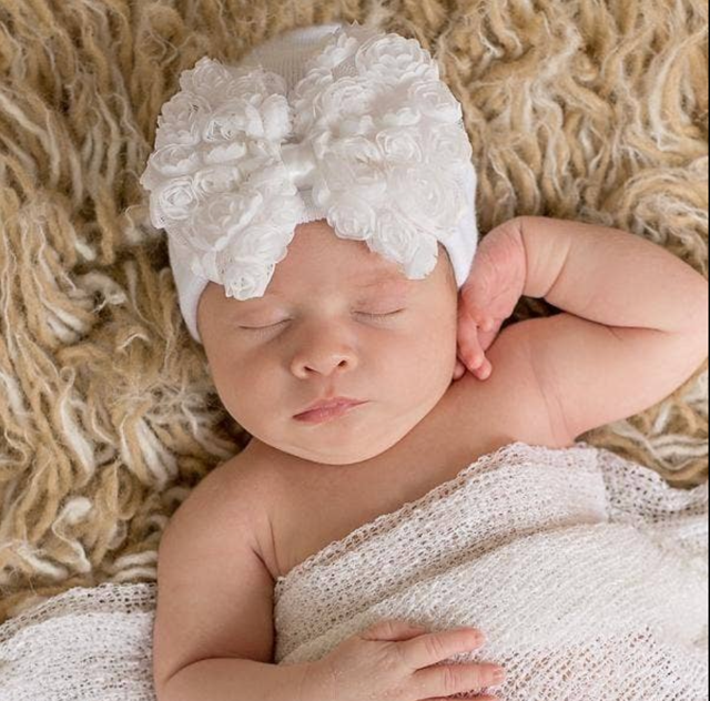 ILYBEAN White Rosette Bow Newborn Hospital Hat
