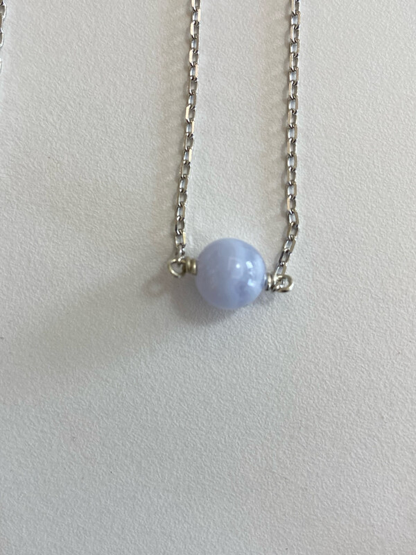 Collier des secrets &  calcédoine bleue