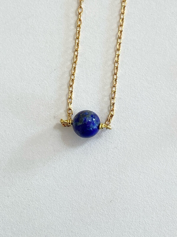 Collier des secrets & lapis lazuli plaqué or